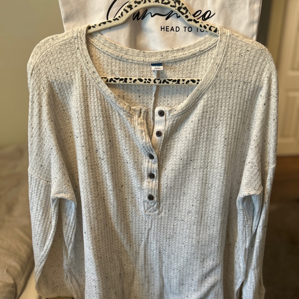 Old Navy Gray Button Down Shirt Ribbed Style